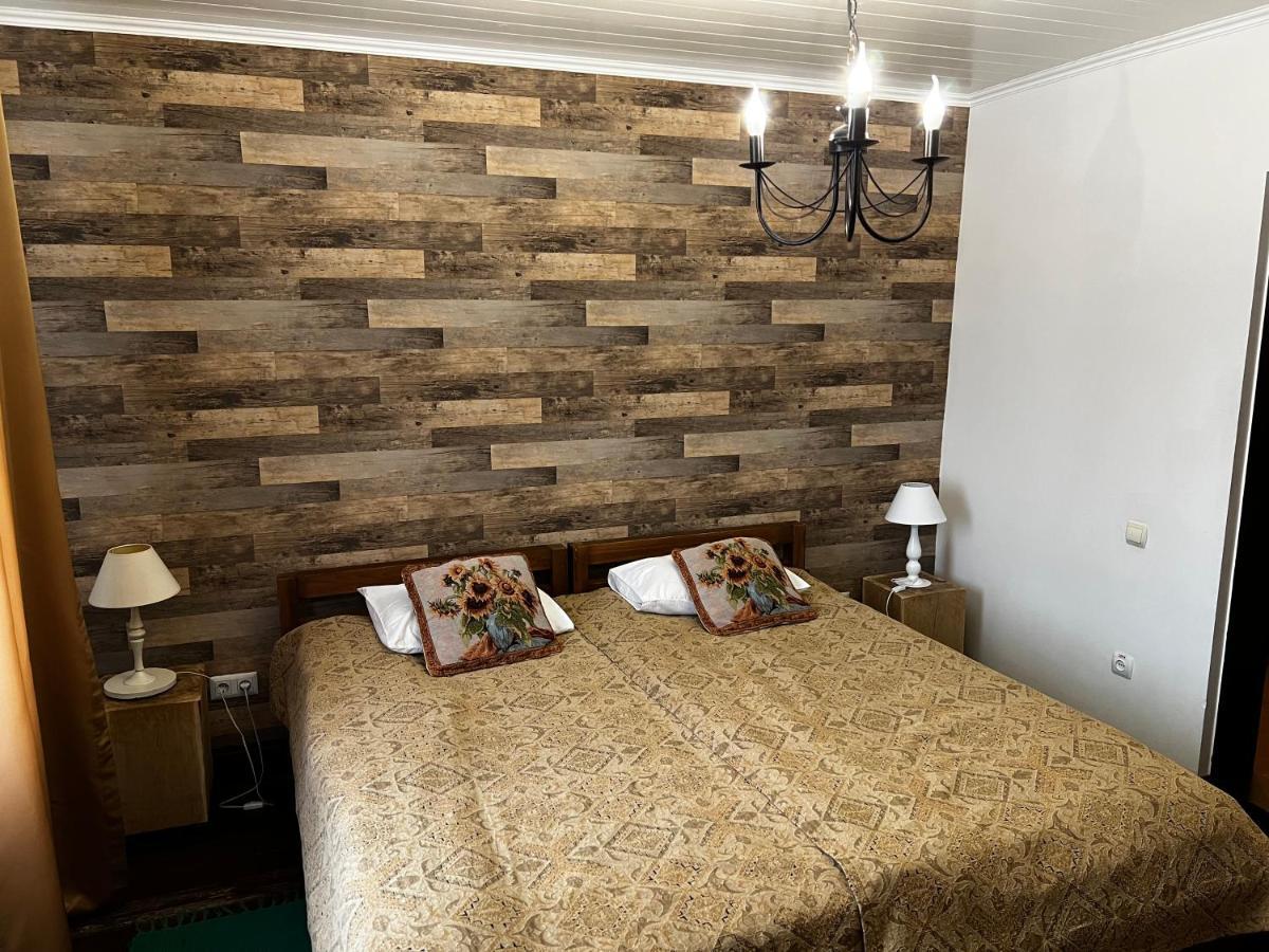 Hotel "Дальний Кордон" Moshchanytsya Exteriér fotografie
