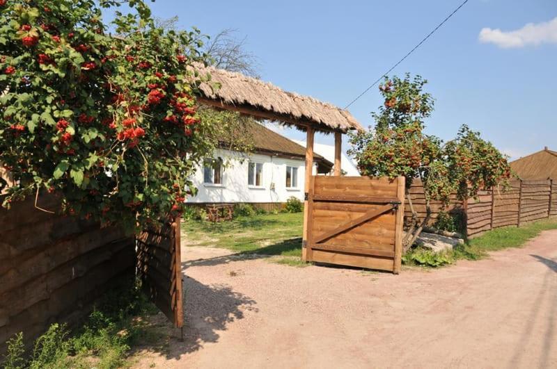 Hotel "Дальний Кордон" Moshchanytsya Exteriér fotografie