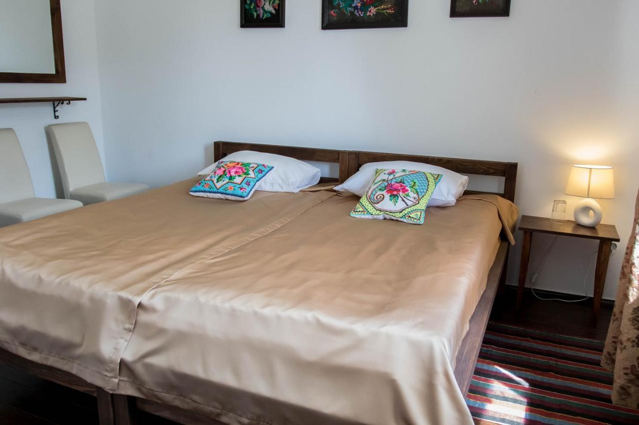 Hotel "Дальний Кордон" Moshchanytsya Pokoj fotografie